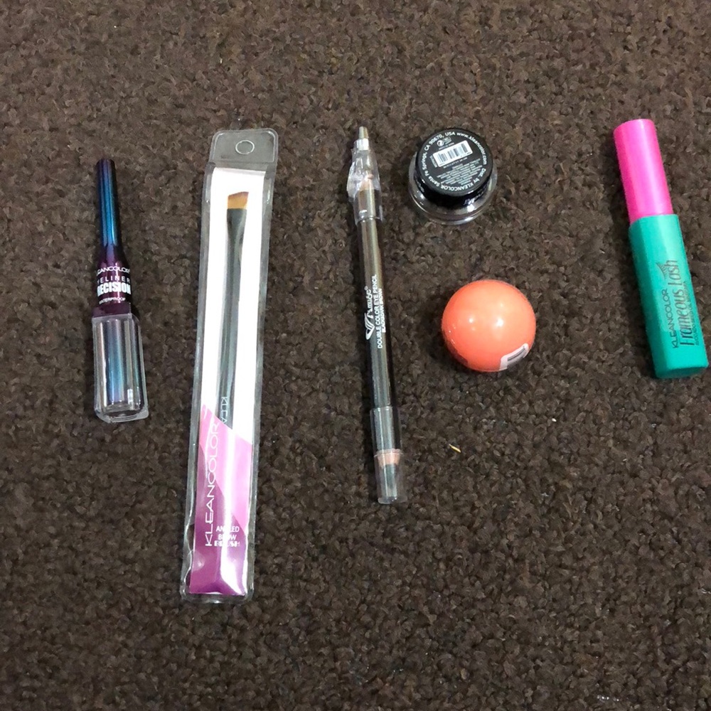 💄 Brand New and Sealed KleanColor & Amuse Makeup